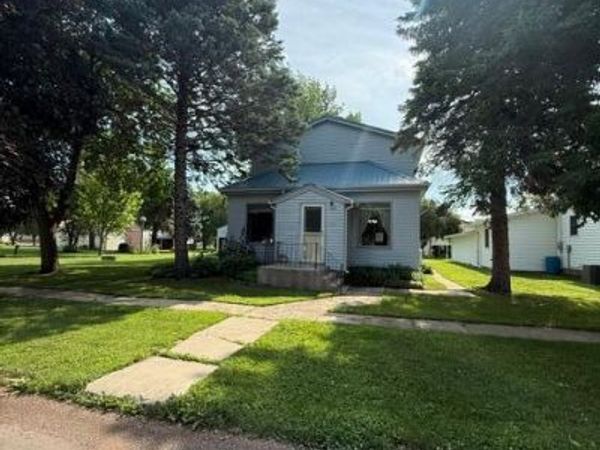 102 N Grove Street, Okabena, MN 56161
