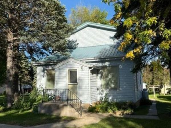 102 N Grove Street, Okabena, MN 56161