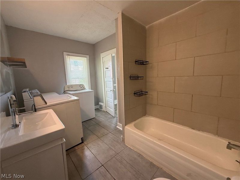 2602 Vega Avenue, Cleveland, OH 44113 Photo 25