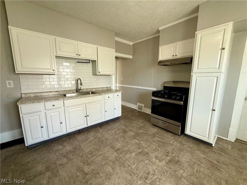 2602 Vega Avenue, Cleveland, OH 44113 Photo 4