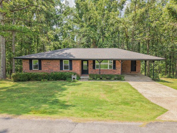 300 Central Dr., Booneville, MS 38829