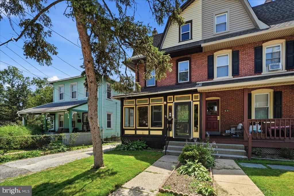 16 W SPRING AVENUE , ARDMORE, PA 19003