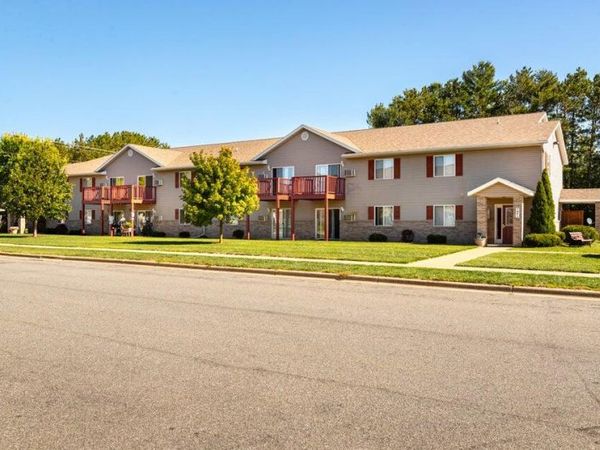 1021 Grandview Ave, Tomah, WI 54660