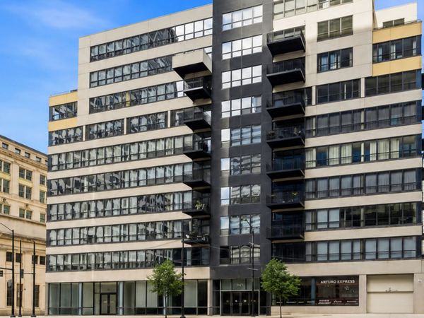 130 S Canal Street , Unit 210, Chicago, IL 60606