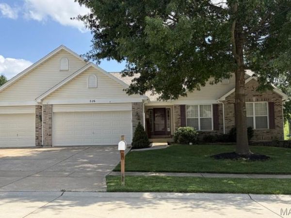 226 Charging Bear Drive , Wentzville, MO 63385