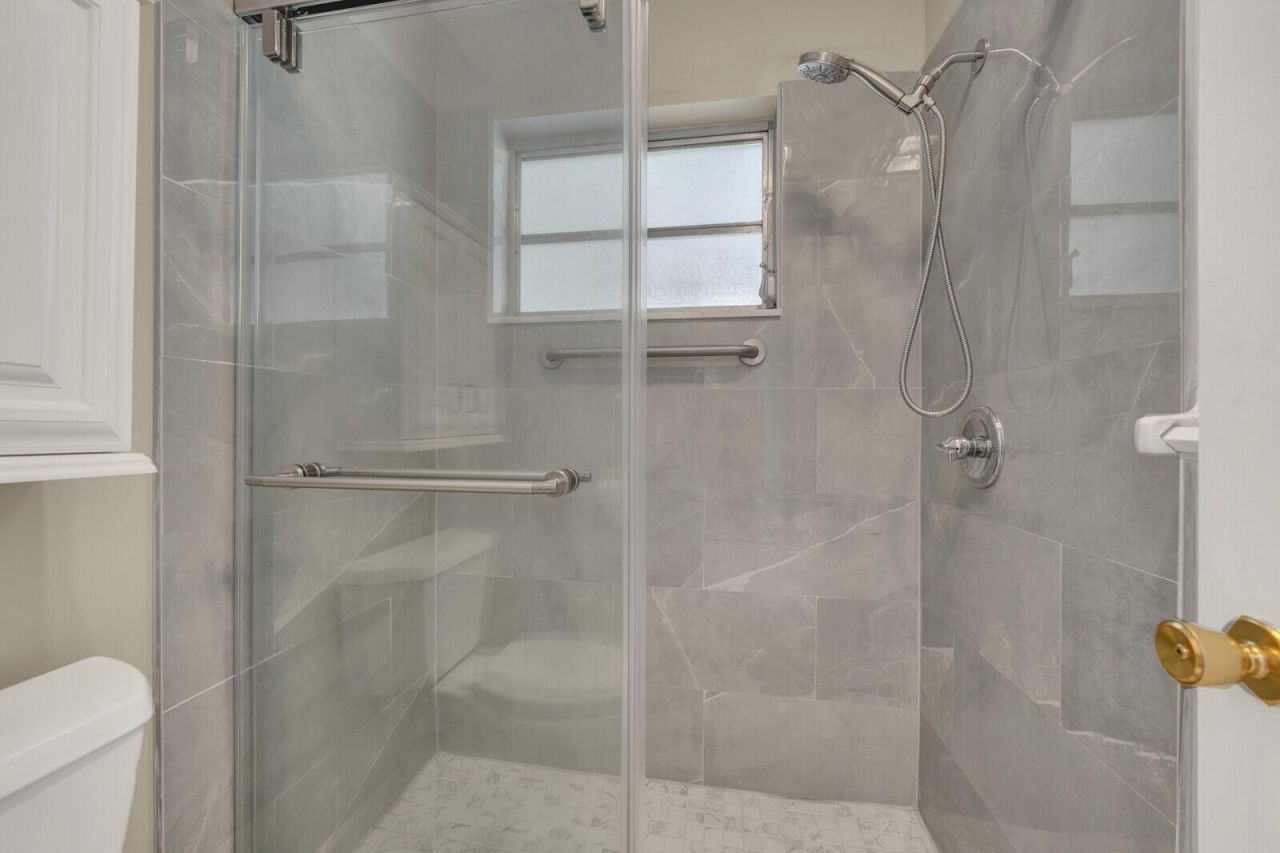 185 High Point Terrace E, Unit B, Delray Beach, FL 33445 Photo