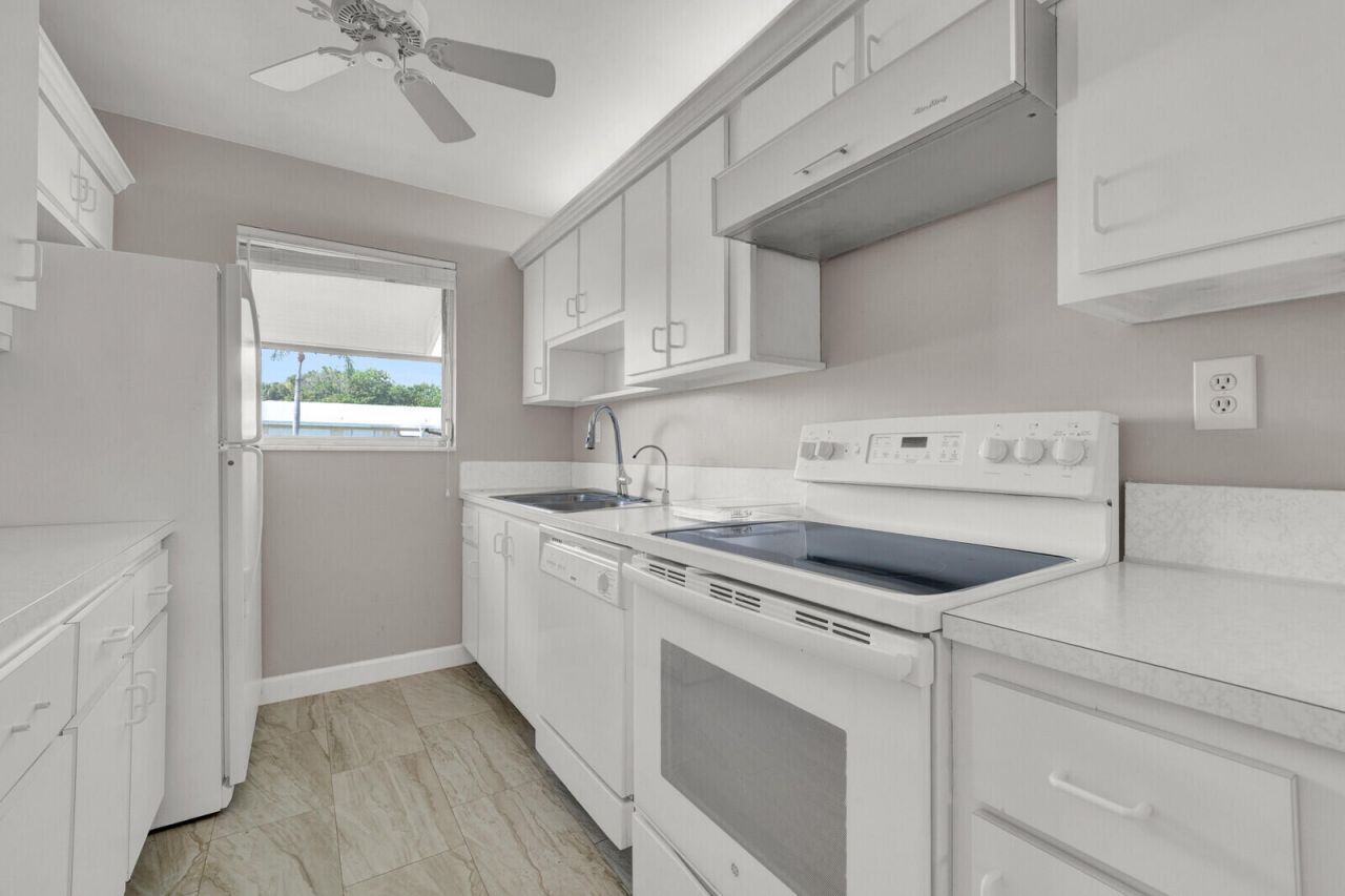185 High Point Terrace E, Unit B, Delray Beach, FL 33445 Photo