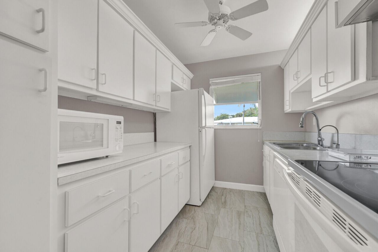 185 High Point Terrace E, Unit B, Delray Beach, FL 33445 Photo