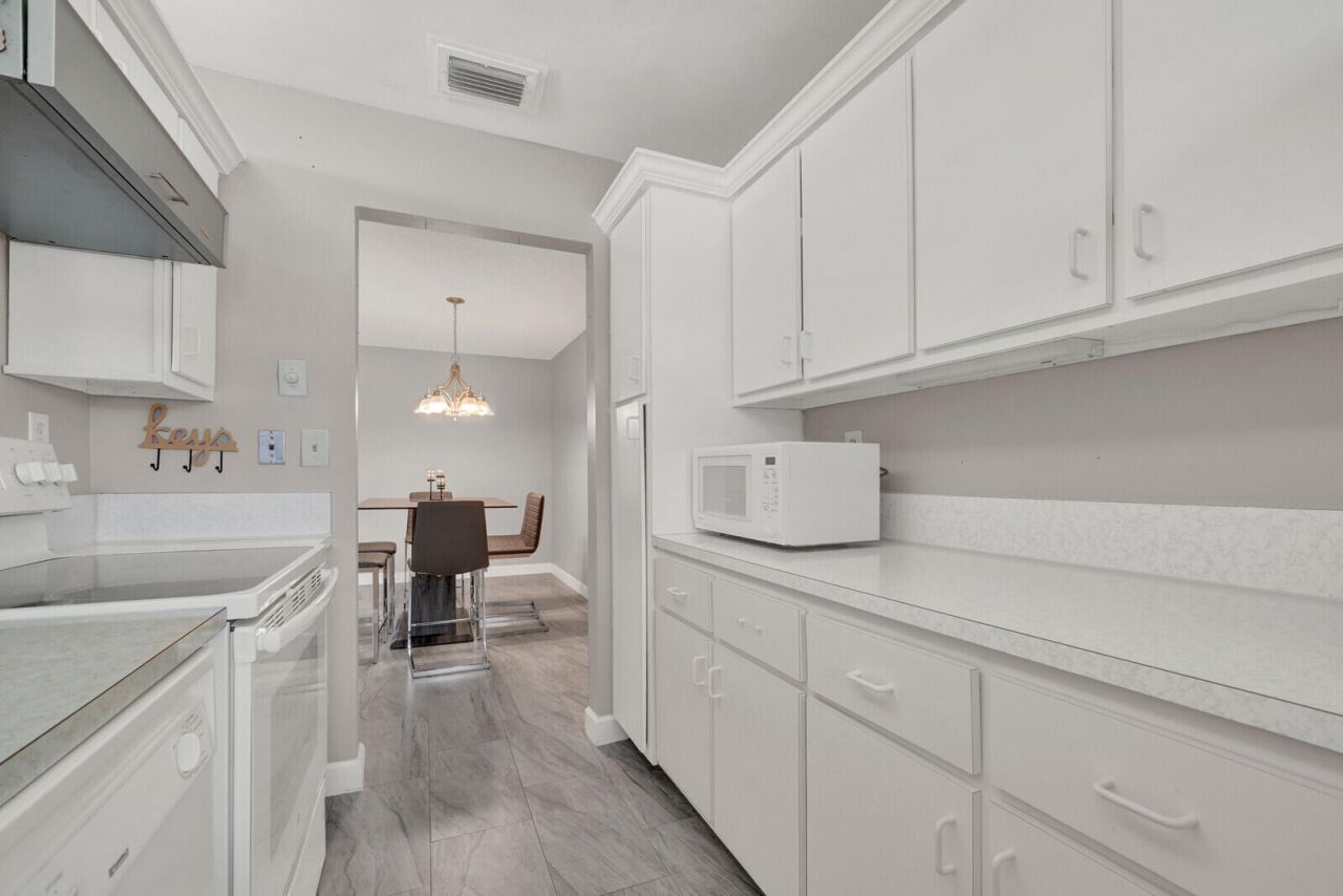 185 High Point Terrace E, Unit B, Delray Beach, FL 33445 Photo