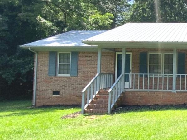 387 N Richardson Street, Hartwell, GA 30643