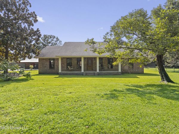 153 Pittman Road, Ocean Springs, MS 39564