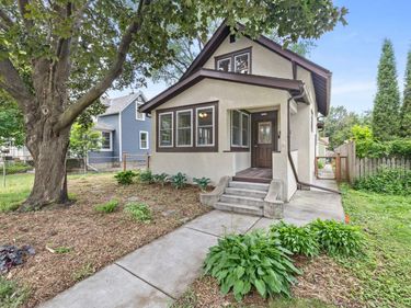 4142 42nd Avenue S, Minneapolis, MN 55406