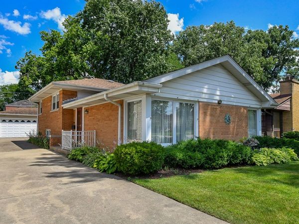 1401 Brophy Avenue , Park Ridge, IL 60068