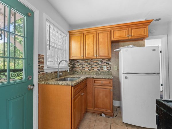 3295 W ROSITA CIR, Memphis, TN 38116