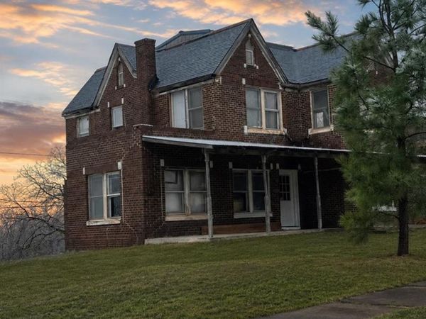 1215 Sunset Drive, Wewoka, OK 74884