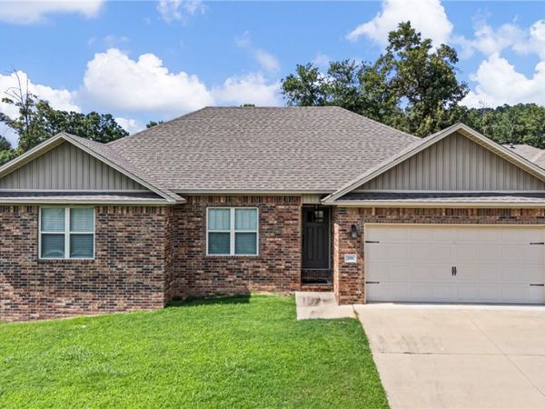 233 Redwood Lane , Russellville, AR 72802