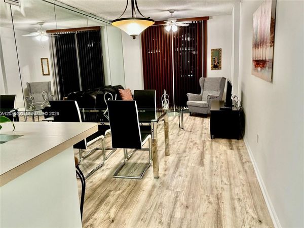 185 SE 14th Ter , Unit 1812, Miami, FL 33131