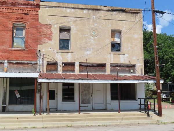 307 N Main Street , Kemp, TX 75143