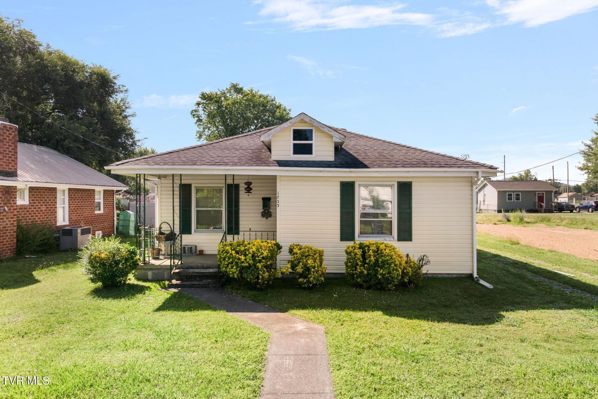 1733 Highland Street, Kingsport, TN 37664 Main Photo