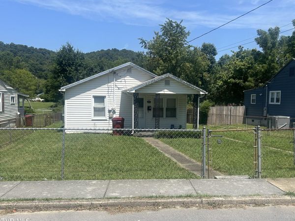305 Dyer Street, Johnson City, TN 37601