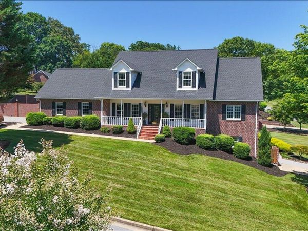 1 Emerald Court, Johnson City, TN 37604