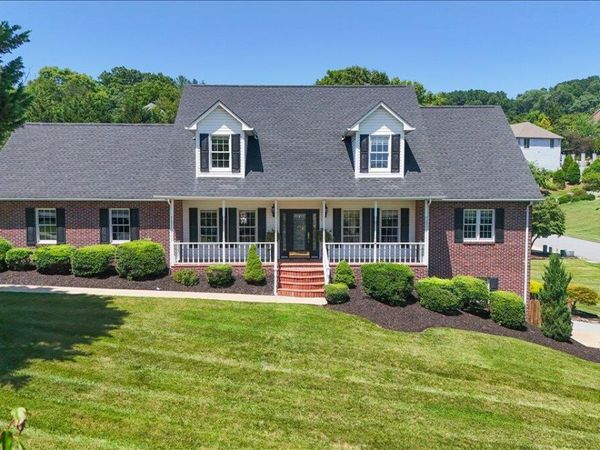 1 Emerald Court, Johnson City, TN 37604