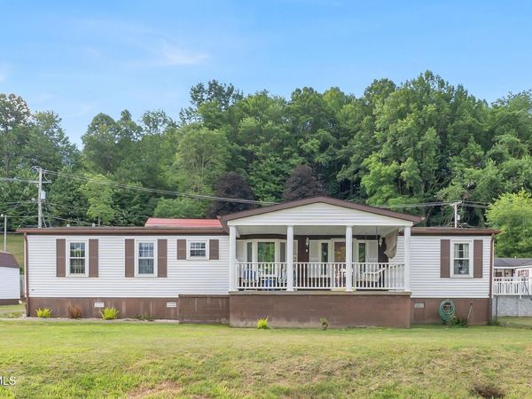 708 Northeast Gilliam Street, Wise, VA 24293