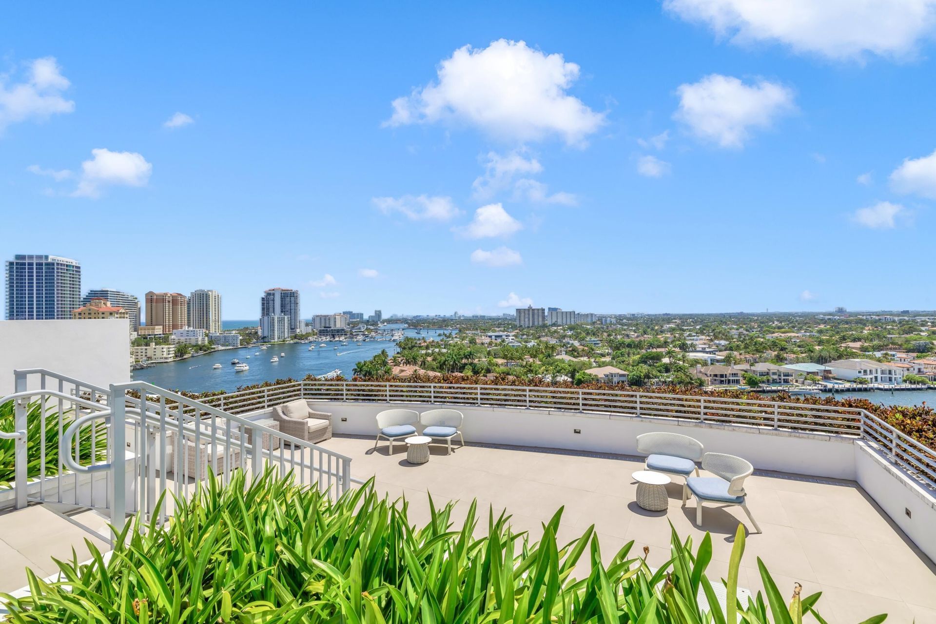 435 Bayshore Drive, Unit 602, Fort Lauderdale, FL 33304 Photo