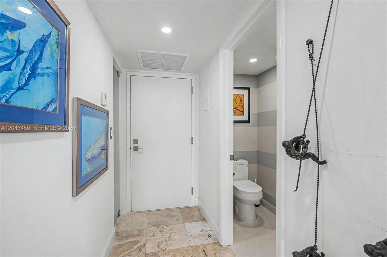 2555 Collins Ave, Unit 1814, Miami Beach, FL 33140 Photo