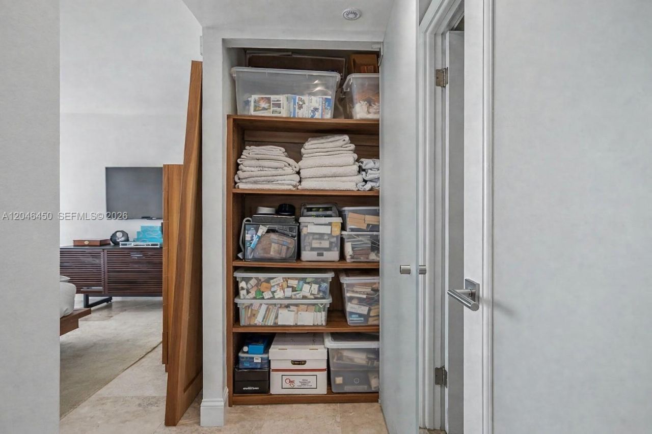 2555 Collins Ave , Unit 1814, Miami Beach, FL 33140 Photo