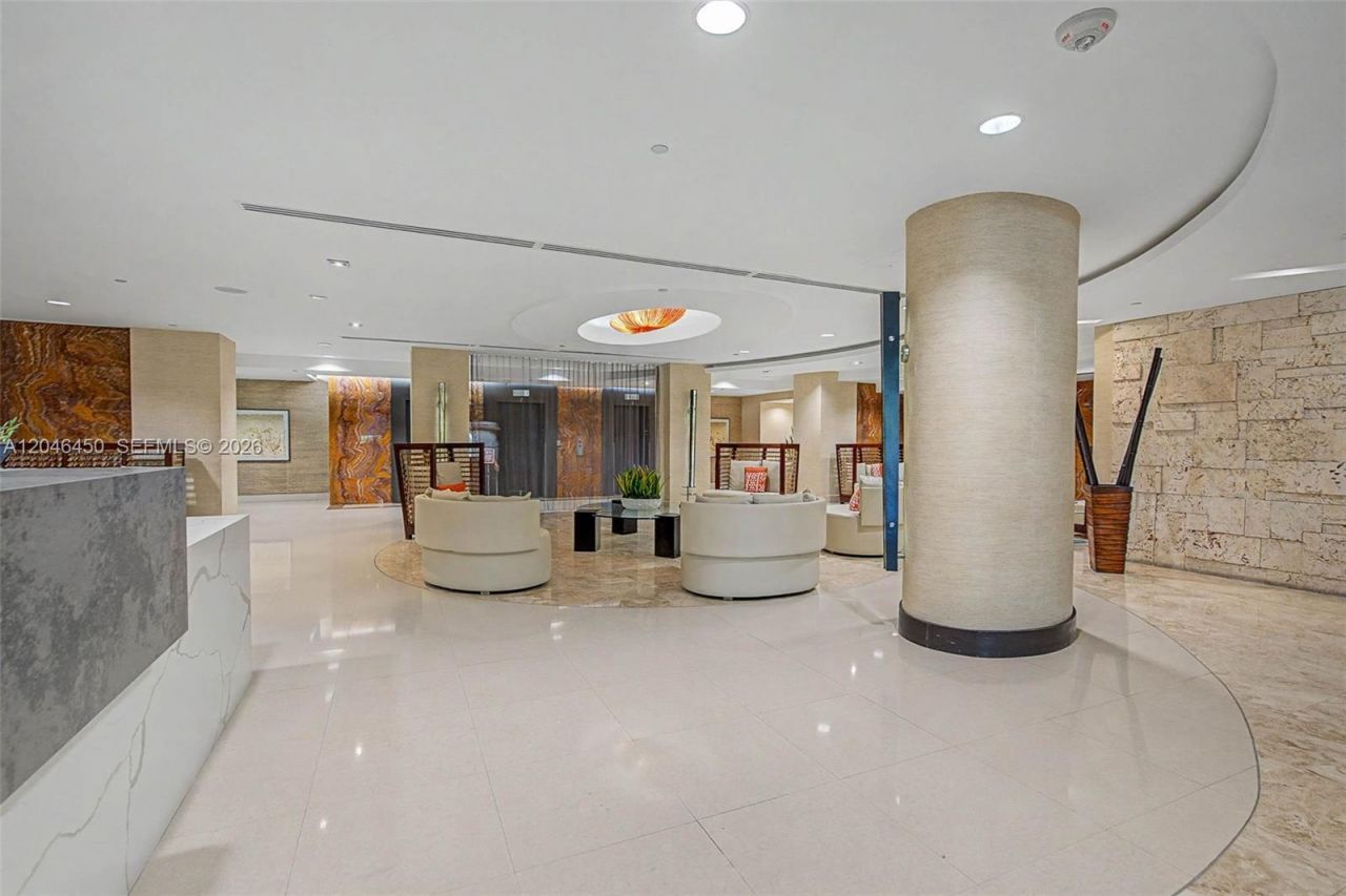 2555 Collins Ave , Unit 1814, Miami Beach, FL 33140 Photo