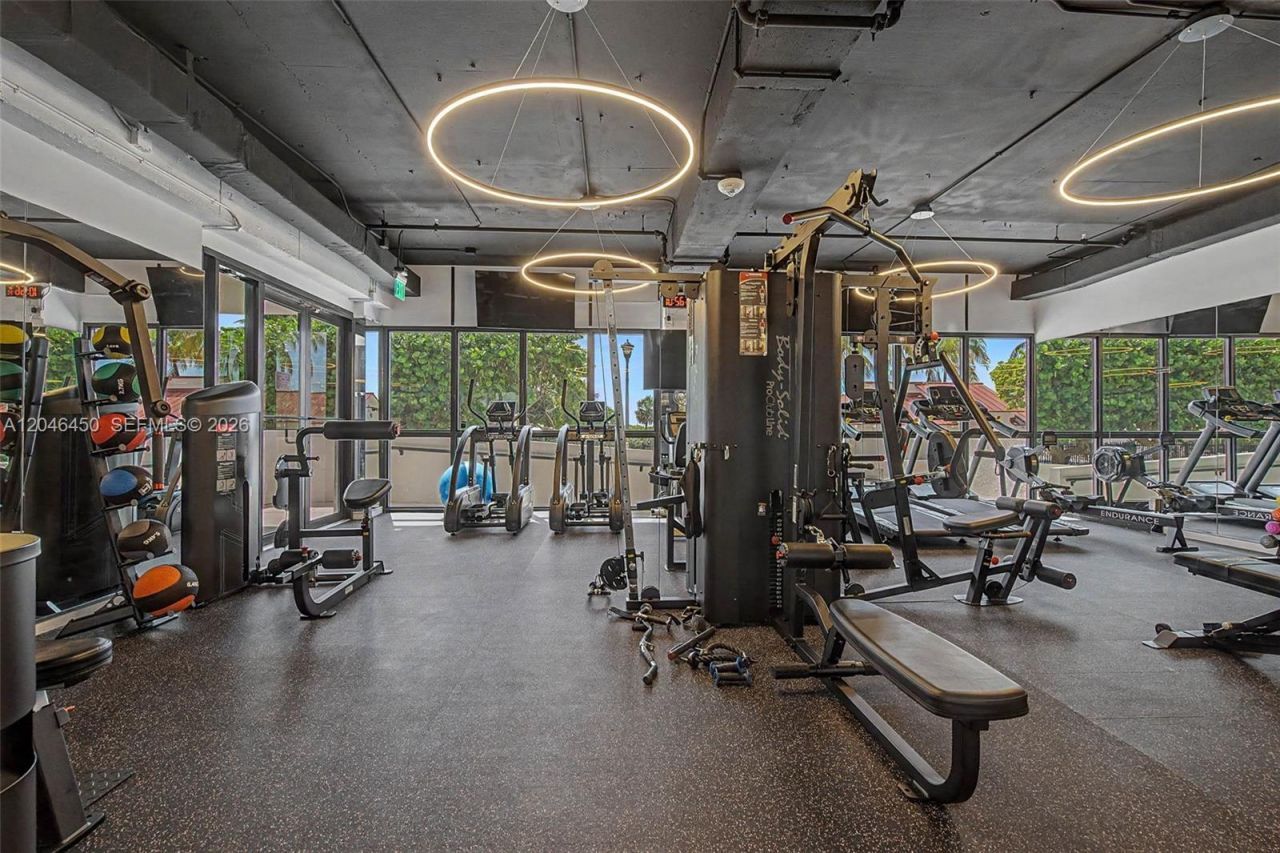 2555 Collins Ave , Unit 1814, Miami Beach, FL 33140 Photo