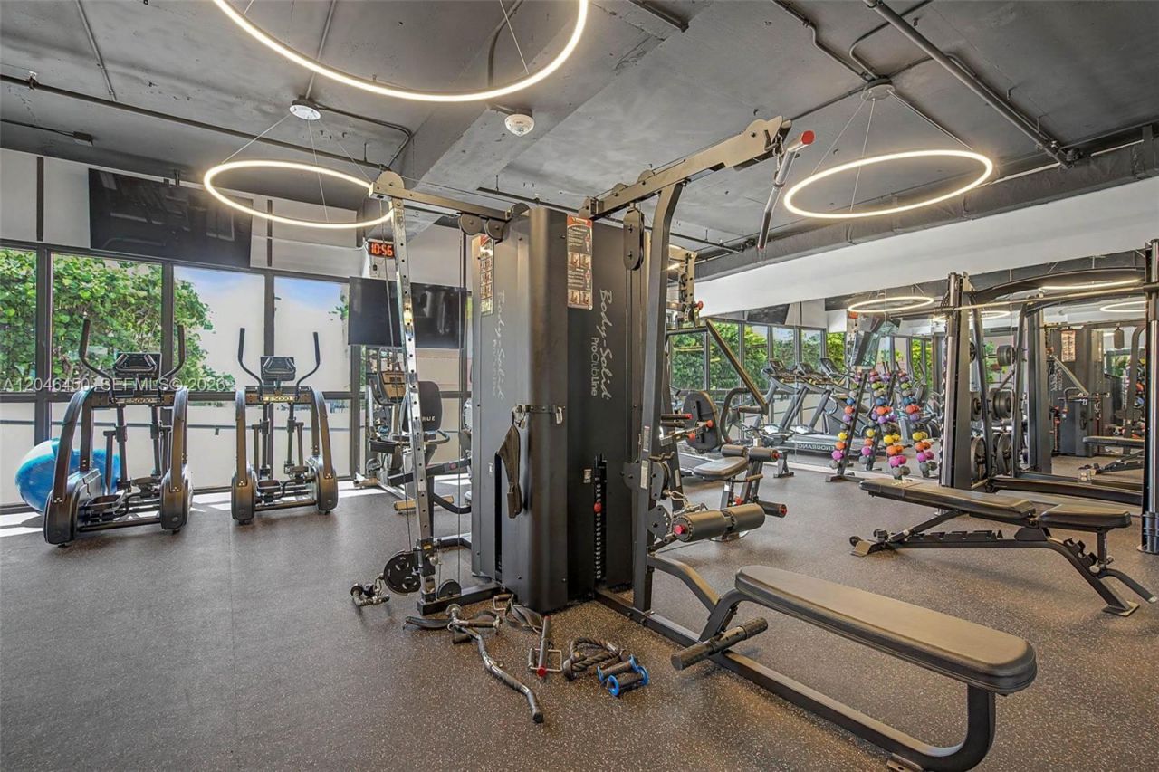 2555 Collins Ave, Unit 1814, Miami Beach, FL 33140 Photo