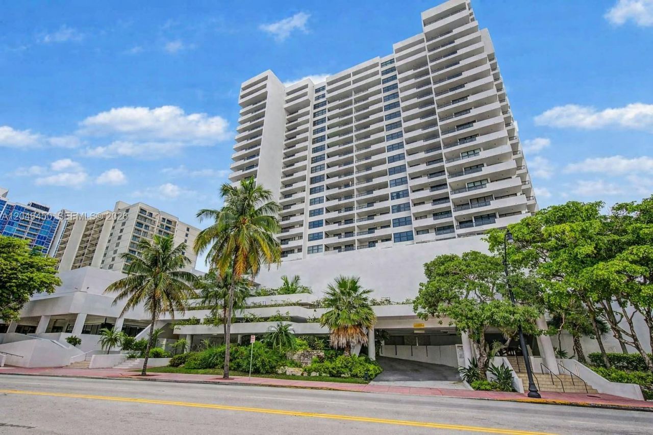 2555 Collins Ave, Unit 1814, Miami Beach, FL 33140 Photo