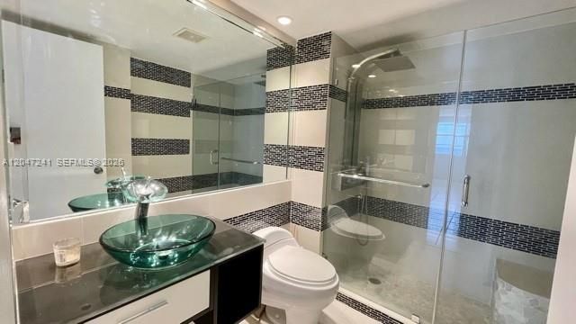 6450 Collins Ave , Unit 1106, Miami Beach, FL 33141 Photo