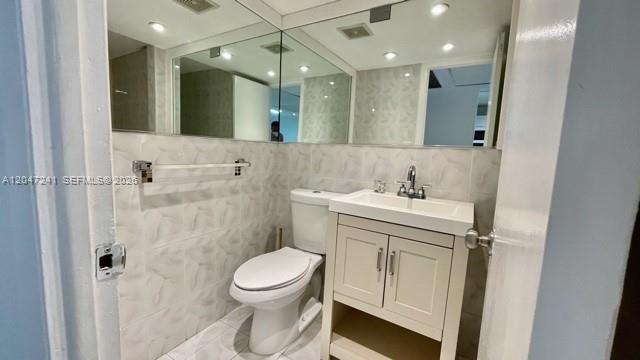 6450 Collins Ave , Unit 1106, Miami Beach, FL 33141 Photo