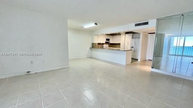 6450 Collins Ave , Unit 1106, Miami Beach, FL 33141 Photo