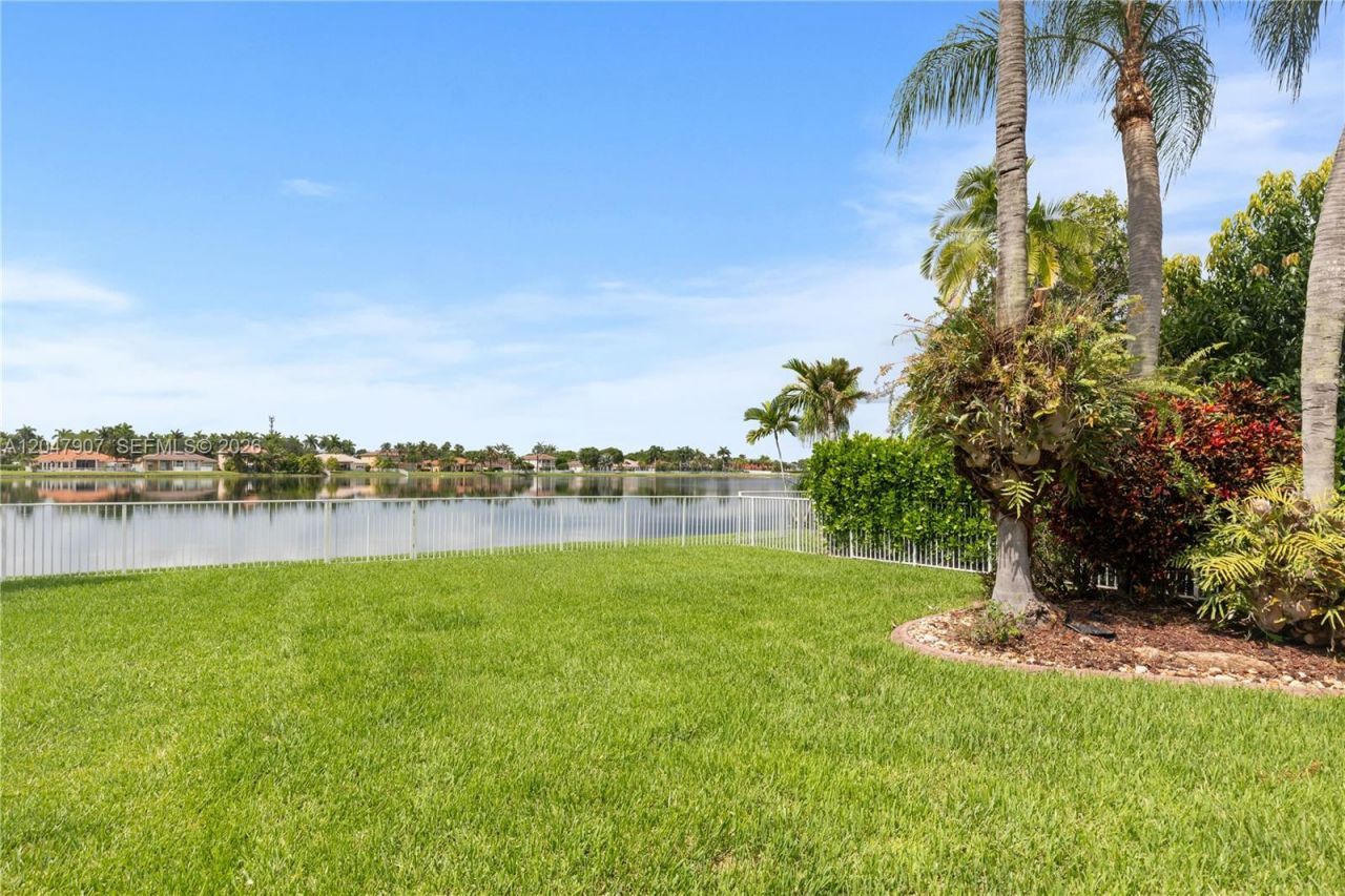 18500 SW 7th St , Pembroke Pines, FL 33029 Photo