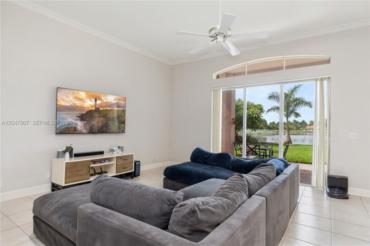 18500 SW 7th St , Pembroke Pines, FL 33029 Photo