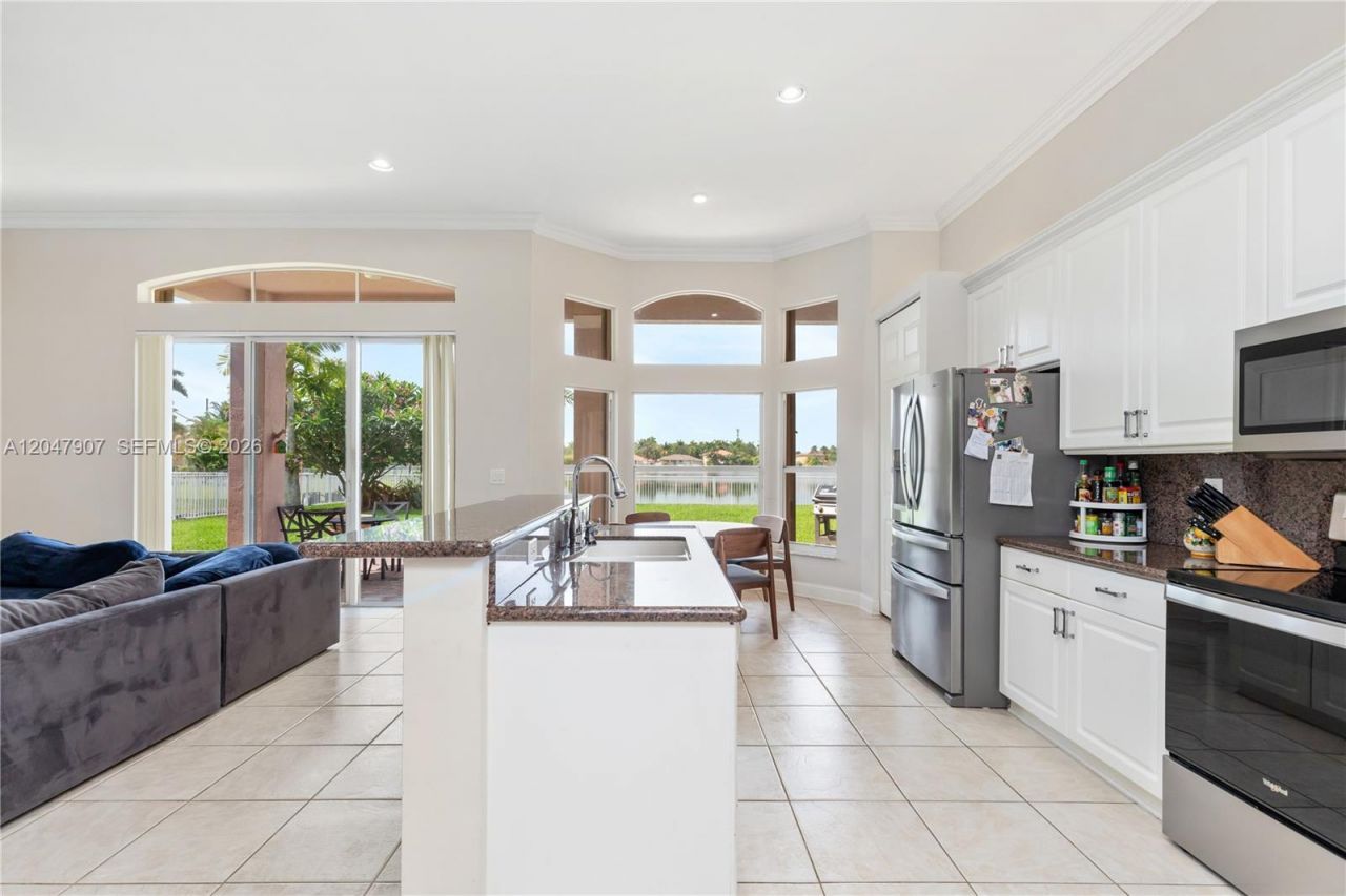 18500 SW 7th St , Pembroke Pines, FL 33029 Photo