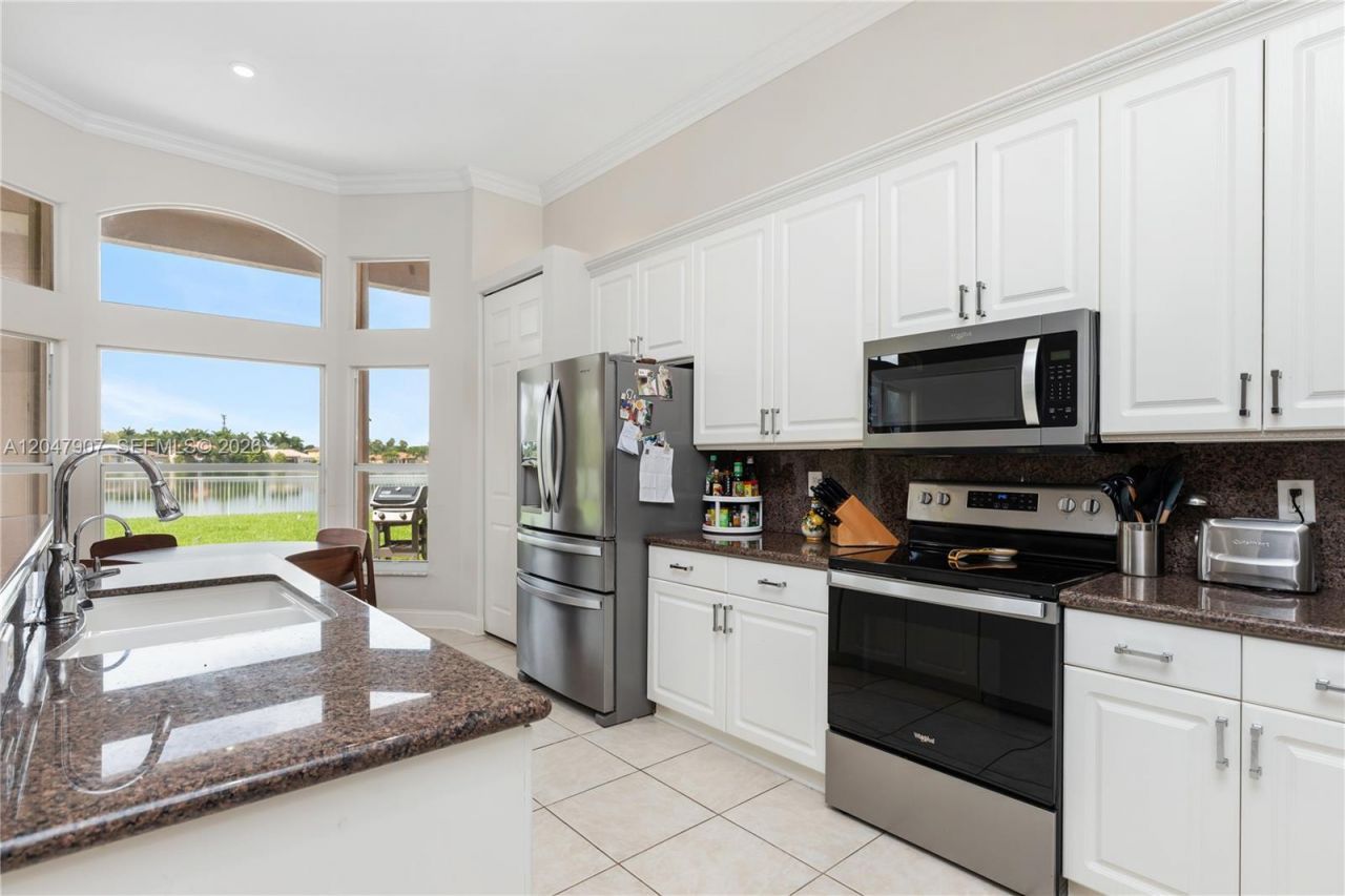 18500 SW 7th St , Pembroke Pines, FL 33029 Photo