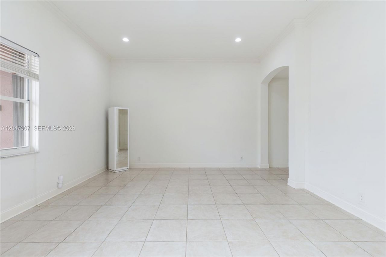 18500 SW 7th St , Pembroke Pines, FL 33029 Photo