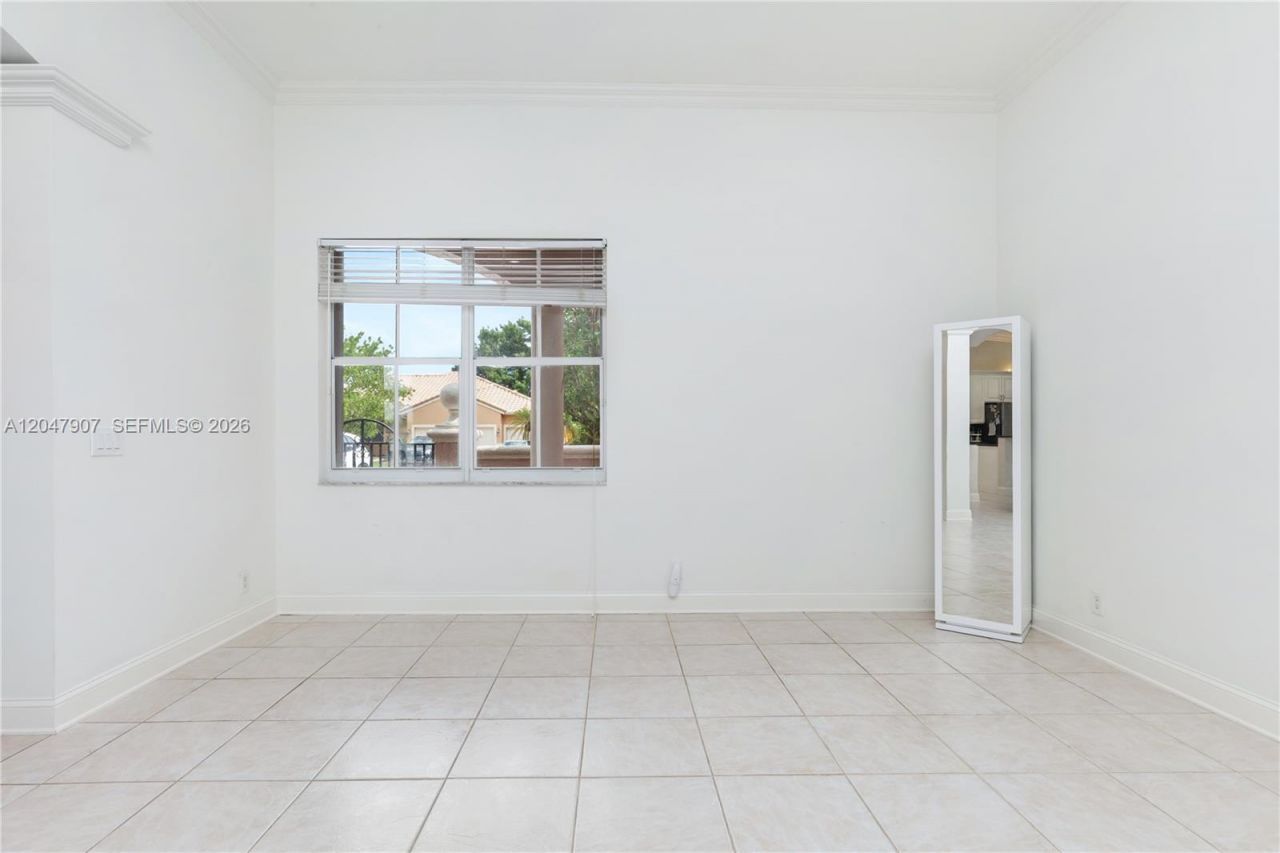 18500 SW 7th St , Pembroke Pines, FL 33029 Photo