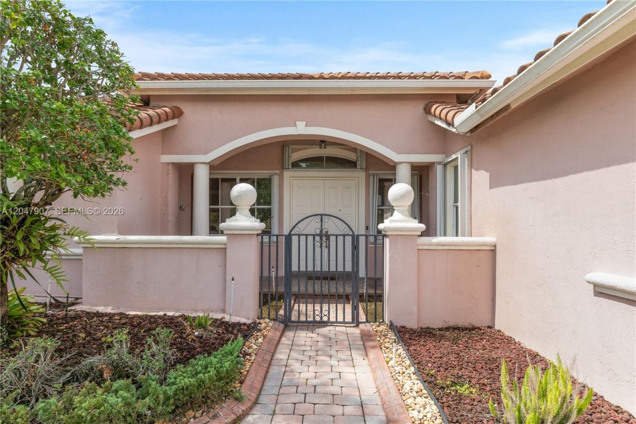 18500 SW 7th St , Pembroke Pines, FL 33029 Photo