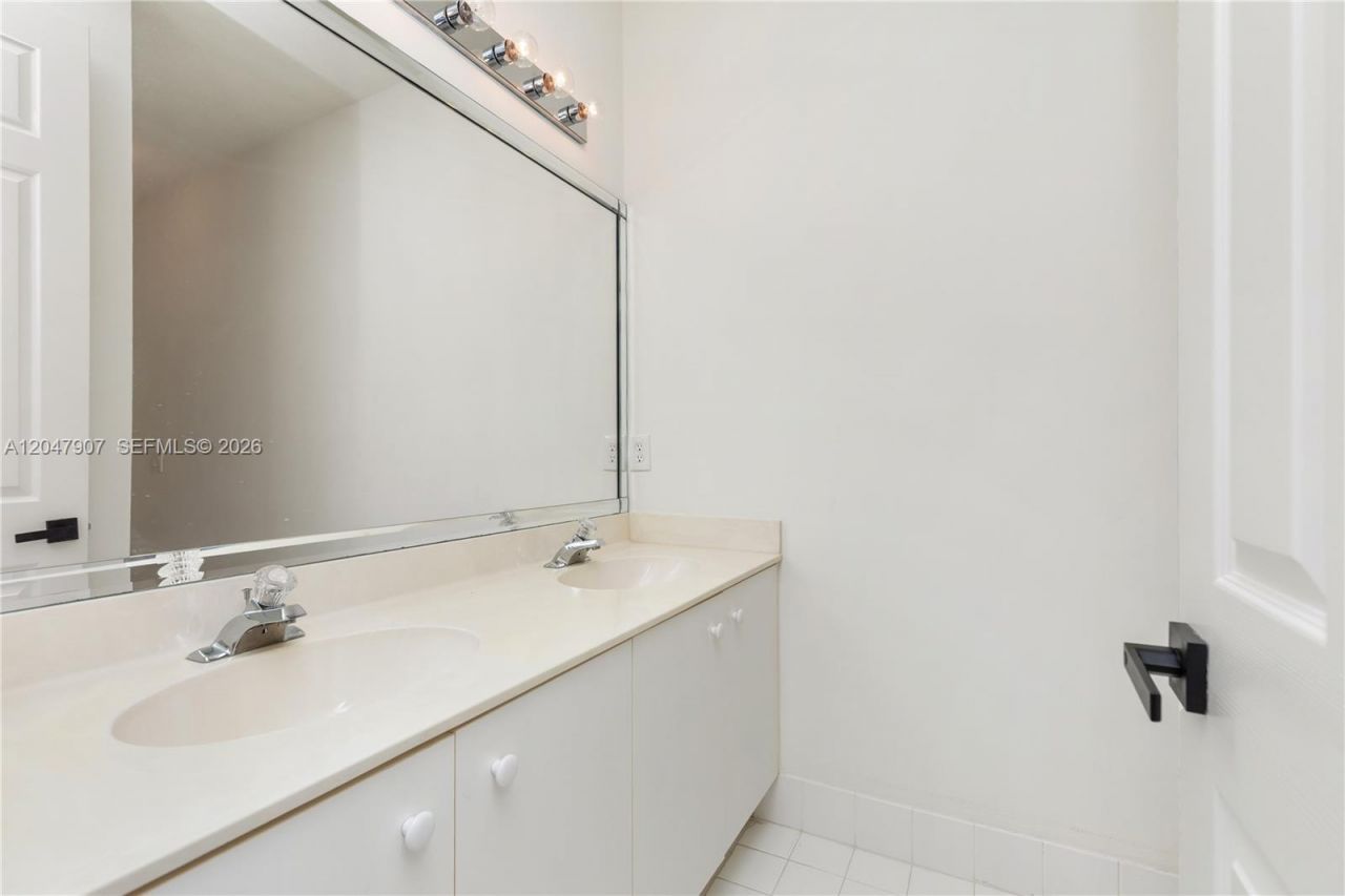 18500 SW 7th St , Pembroke Pines, FL 33029 Photo