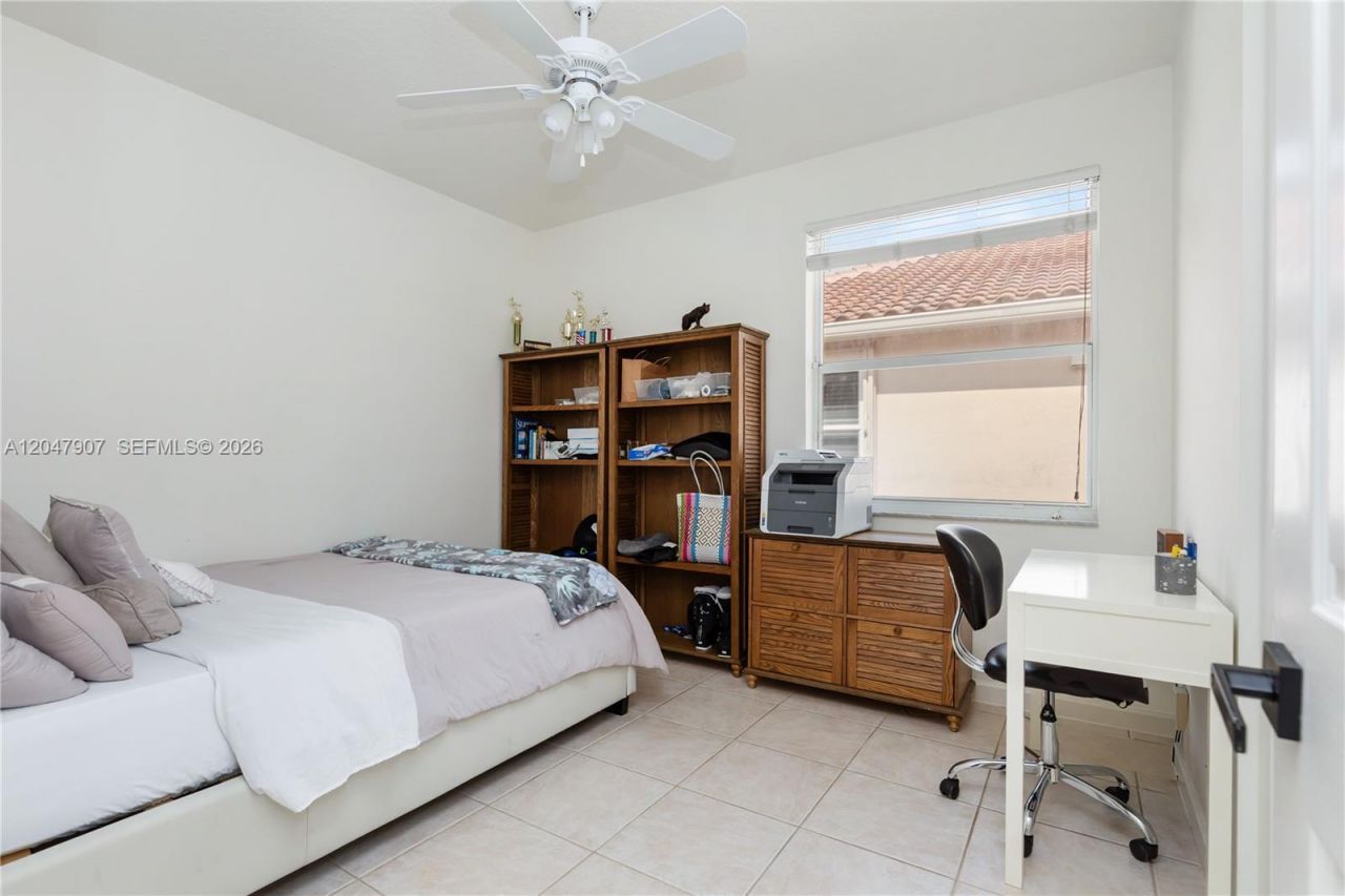 18500 SW 7th St , Pembroke Pines, FL 33029 Photo
