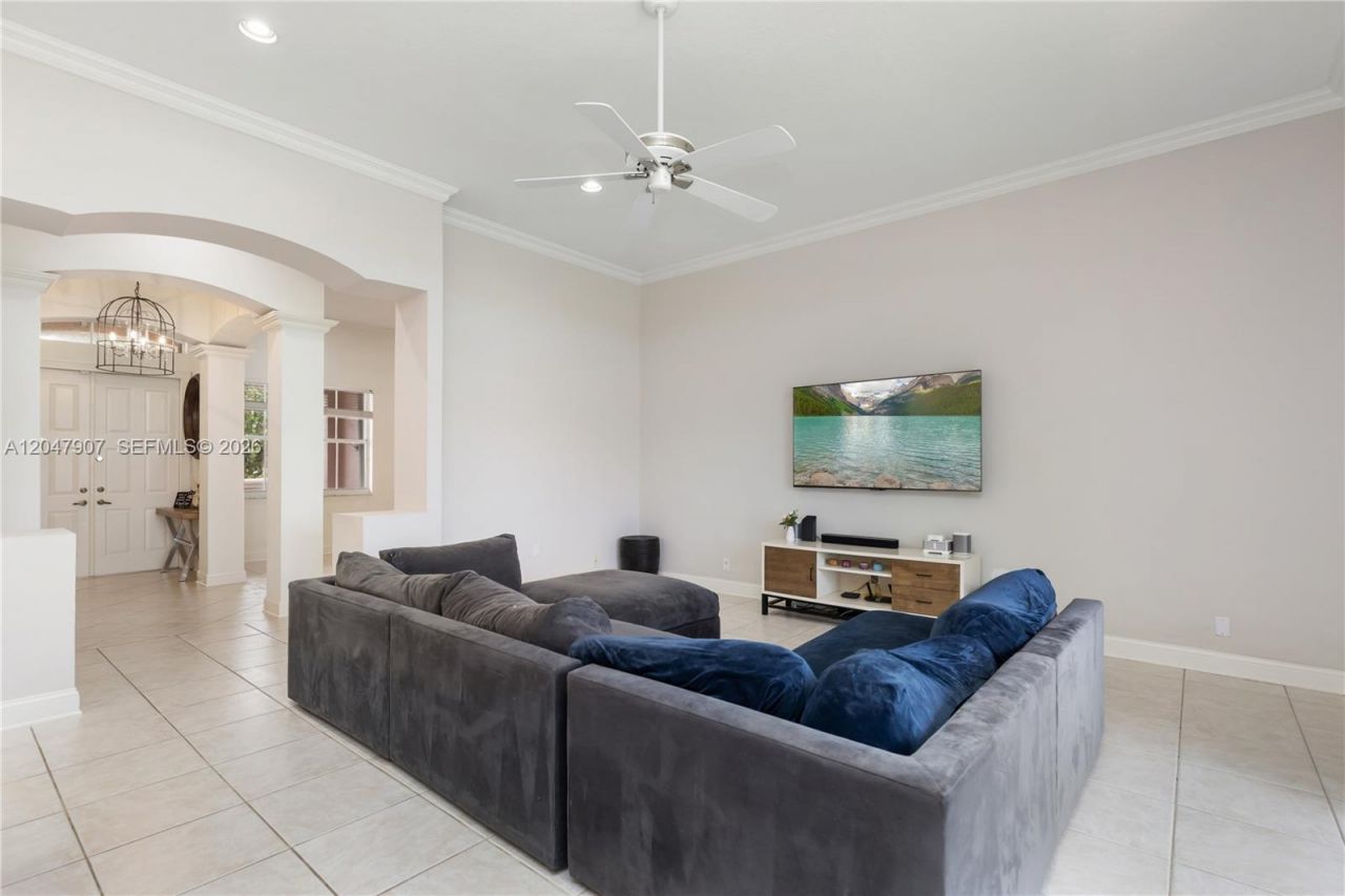 18500 SW 7th St , Pembroke Pines, FL 33029 Photo