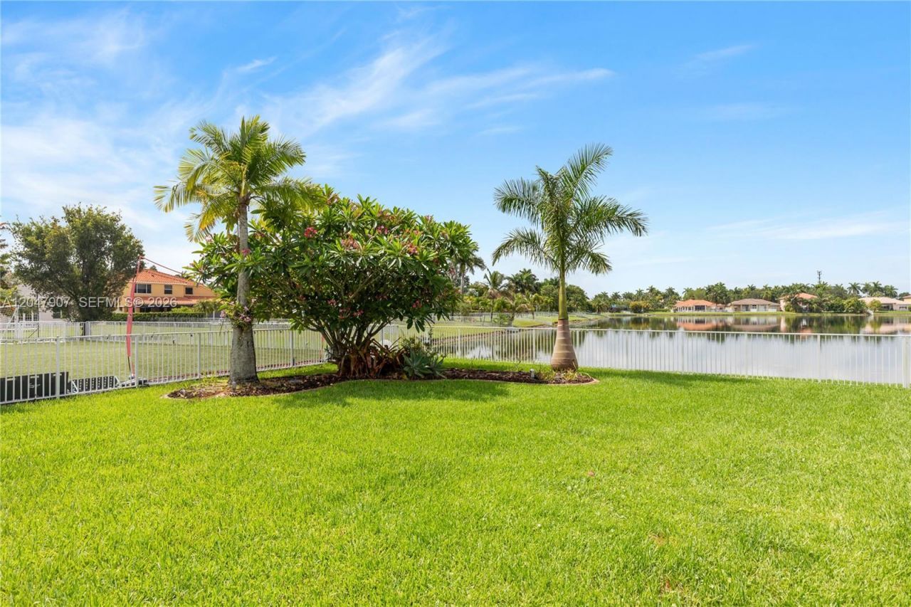 18500 SW 7th St , Pembroke Pines, FL 33029 Photo