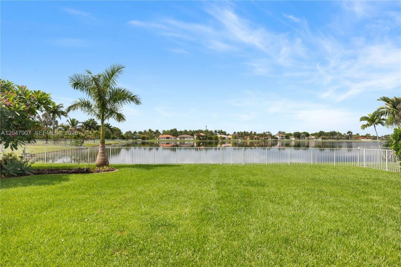 18500 SW 7th St , Pembroke Pines, FL 33029 Photo