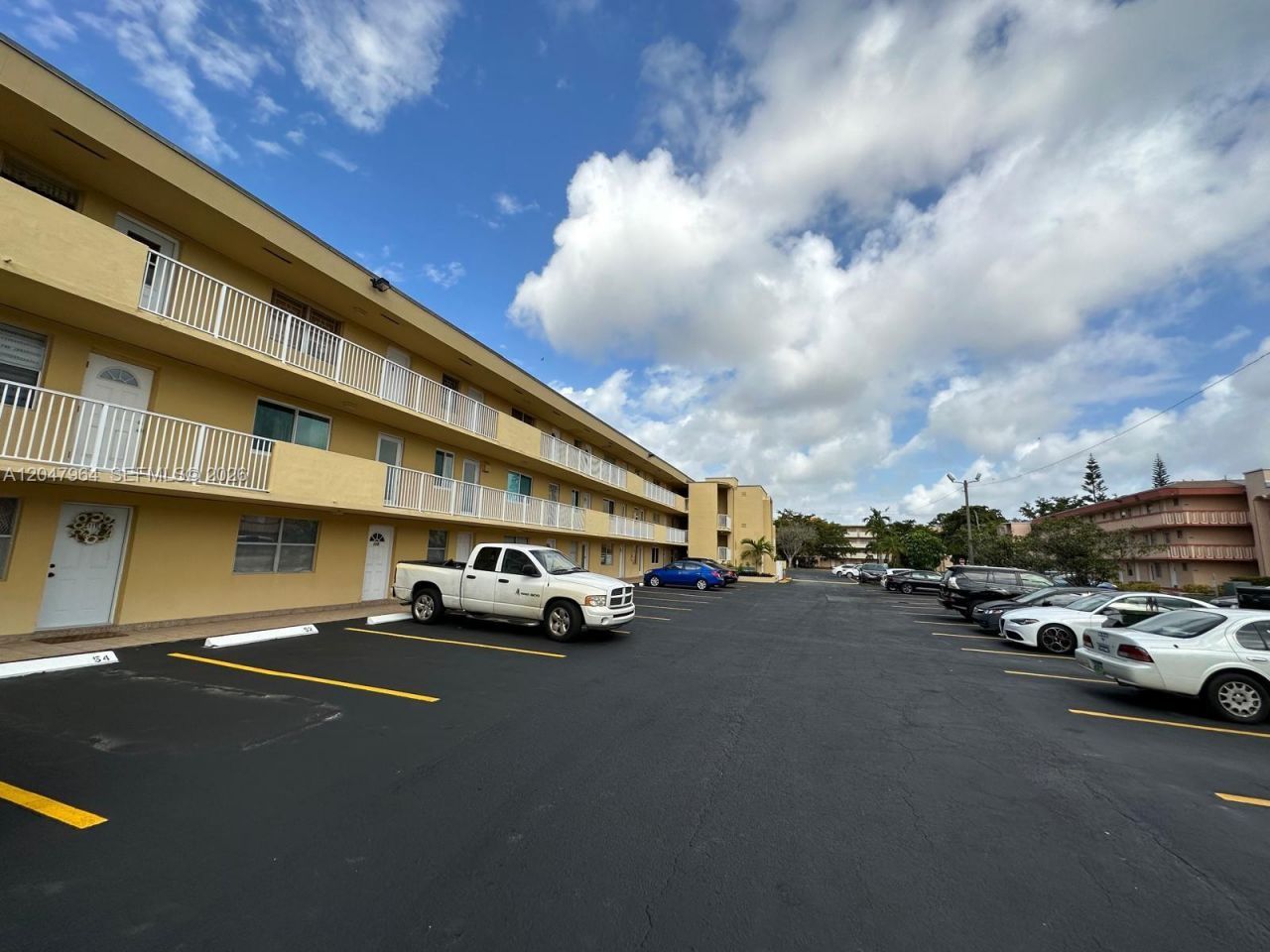 1300 NE 191st St, Unit A112, Miami, FL 33179 Photo